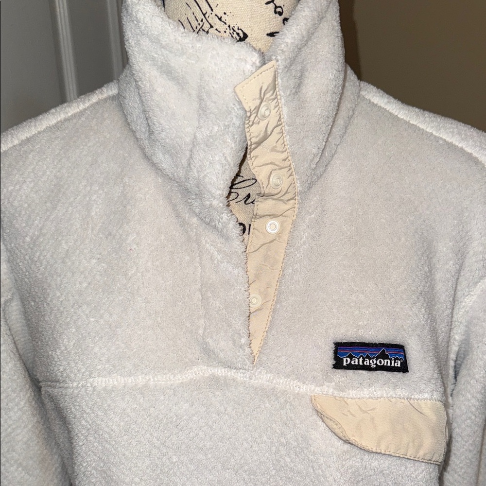 Patagonia Off-White Fleece Pullover - Picture 2 of 6